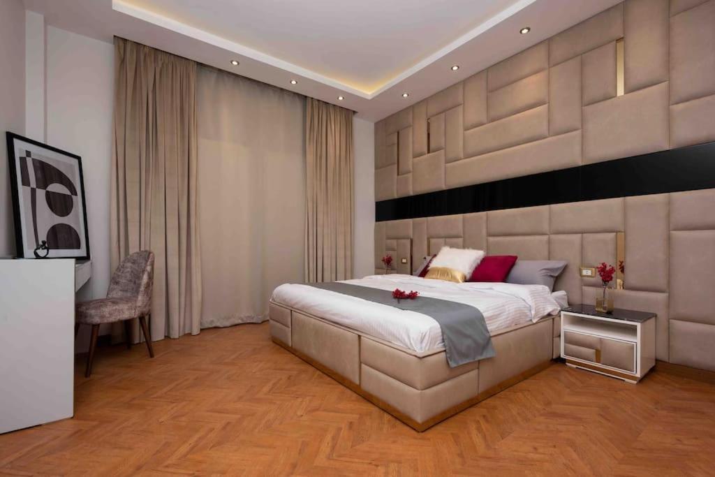 4 Master Bedrooms With Private Swimming Pool Holiday home *